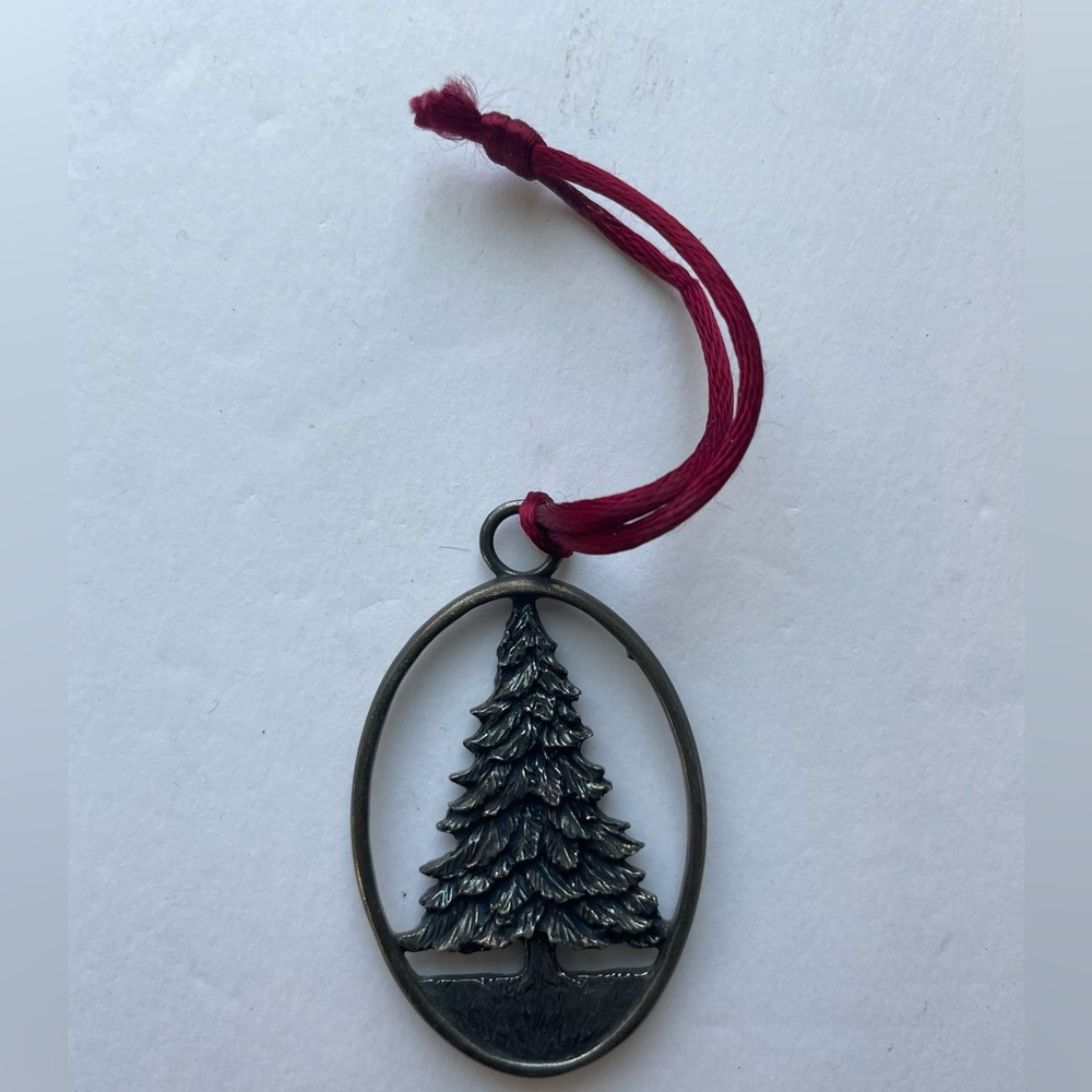Vintage Seagull pewter Christmas tree ornament. Signed by Etain Zinn.